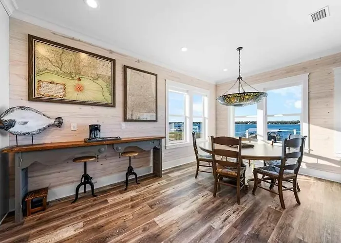 Waterfront Views - Walk To - Heated Pool Holiday home
