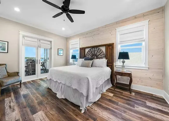Waterfront Views - Walk To - Heated Pool * Gulf Shores