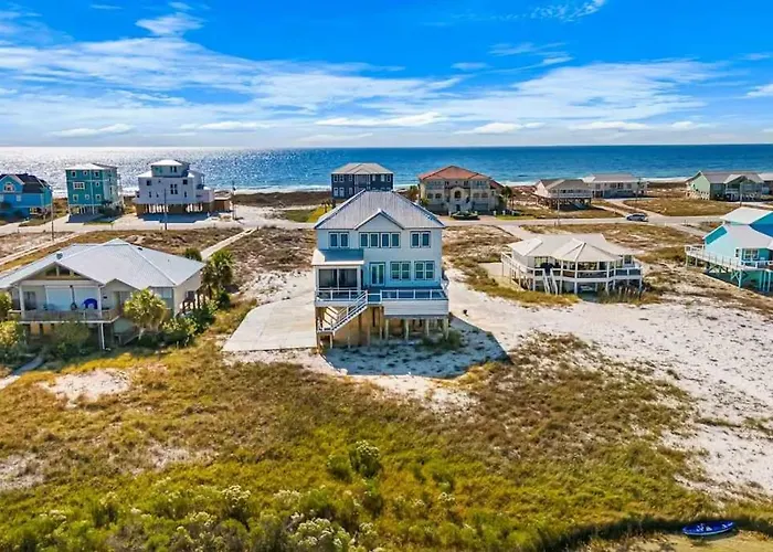Waterfront Views - Walk To - Heated Pool Holiday home