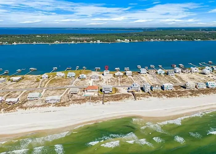 Holiday home Waterfront Views - Walk To - Heated Pool *