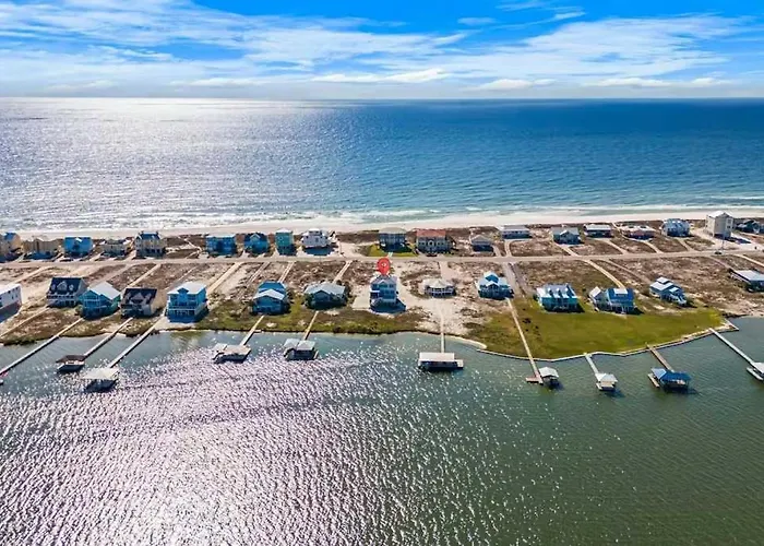 Waterfront Views - Walk To - Heated Pool Holiday home Gulf Shores